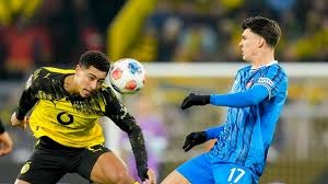 太残暴！德甲领头羊踢疯了：狂轰8球